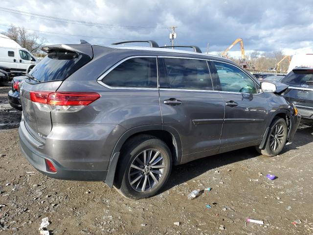 Image 3 of 2018 TOYOTA HIGHLANDER SE 2018 with VIN 5TDJZRFH3JS835312