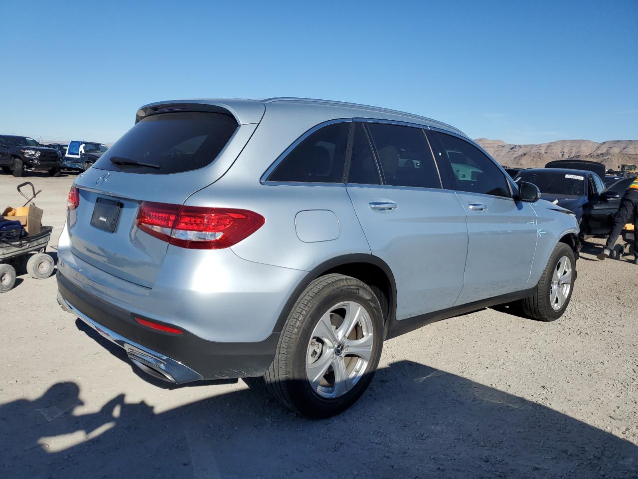 Image 3 of 2017 MERCEDES-BENZ GLC 300 2017 with VIN WDC0G4JB4HV012695