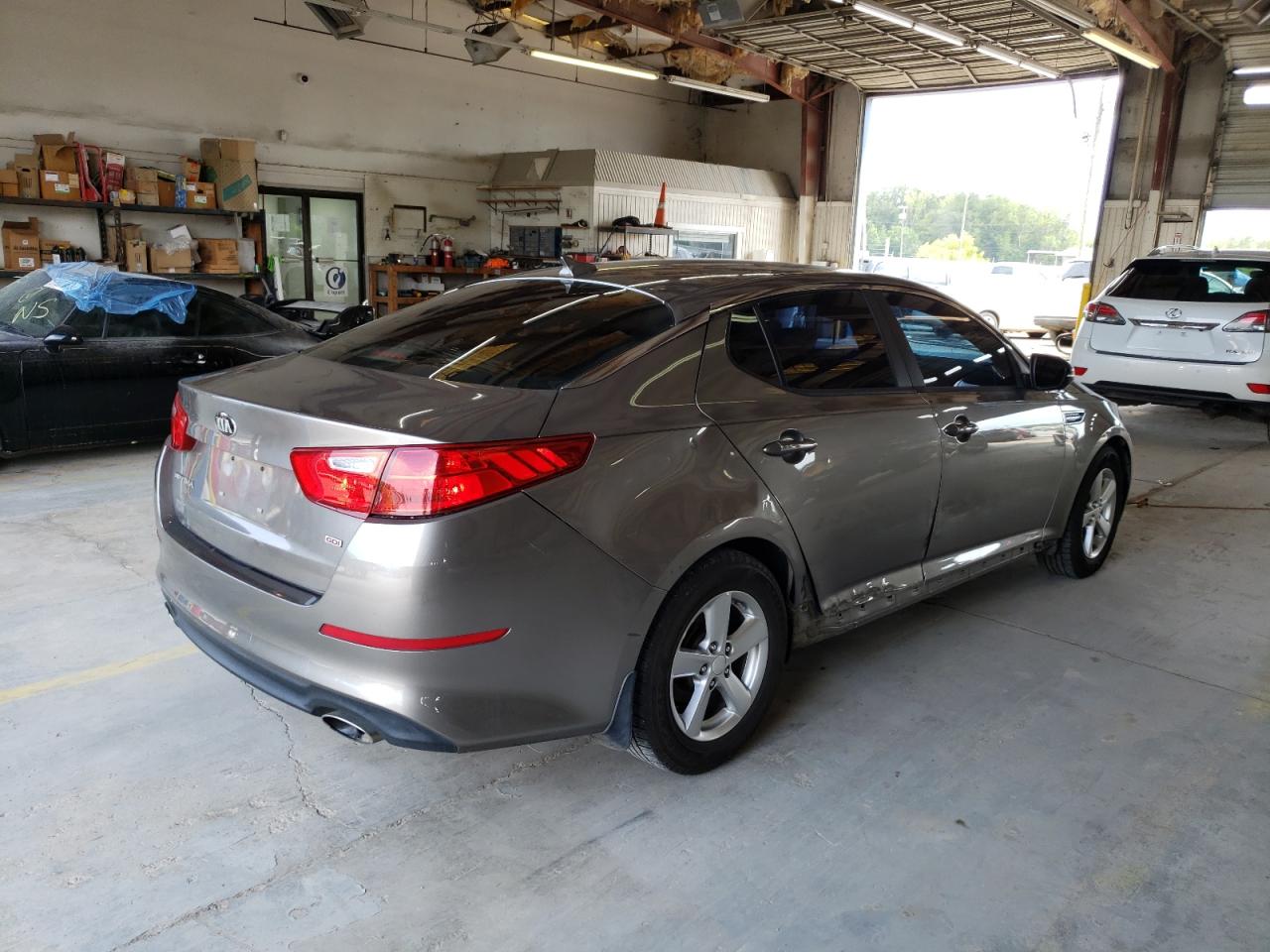Obraz 3 z 2015 KIA OPTIMA LX 2015 z VIN 5XXGM4A70FG478724