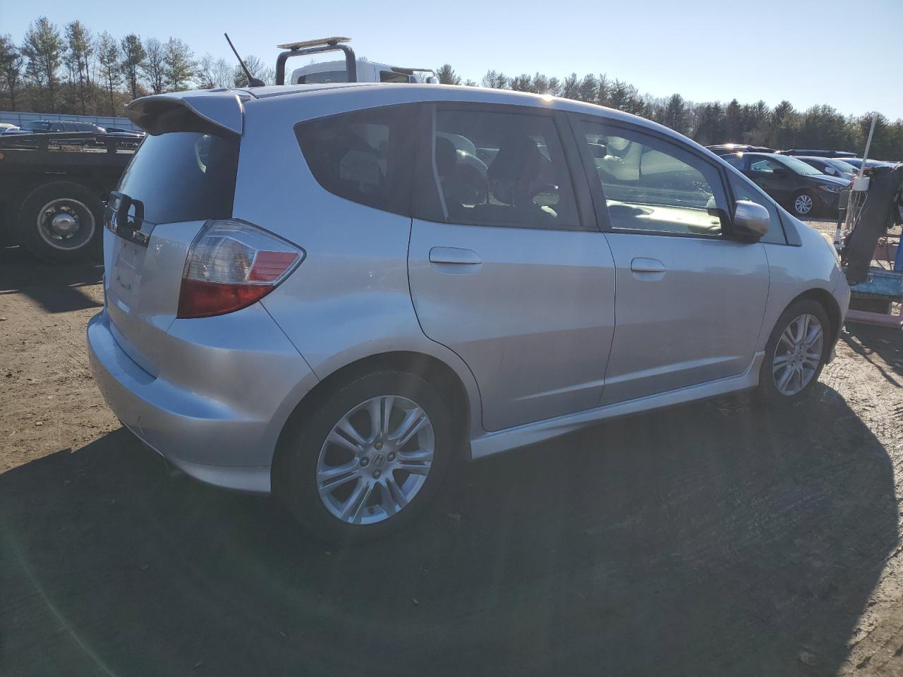 Image 3 of 2011 HONDA FIT SPORT 2011 with VIN JHMGE8H54BC001702