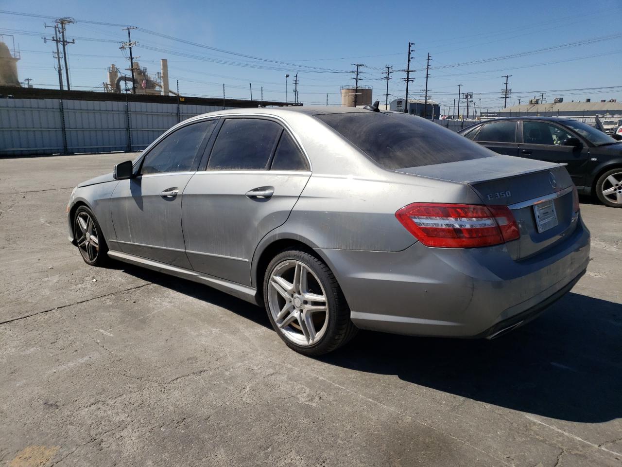 Obraz 2 z 2011 MERCEDES-BENZ E 350 2011 z VIN WDDHF5GB8BA317629