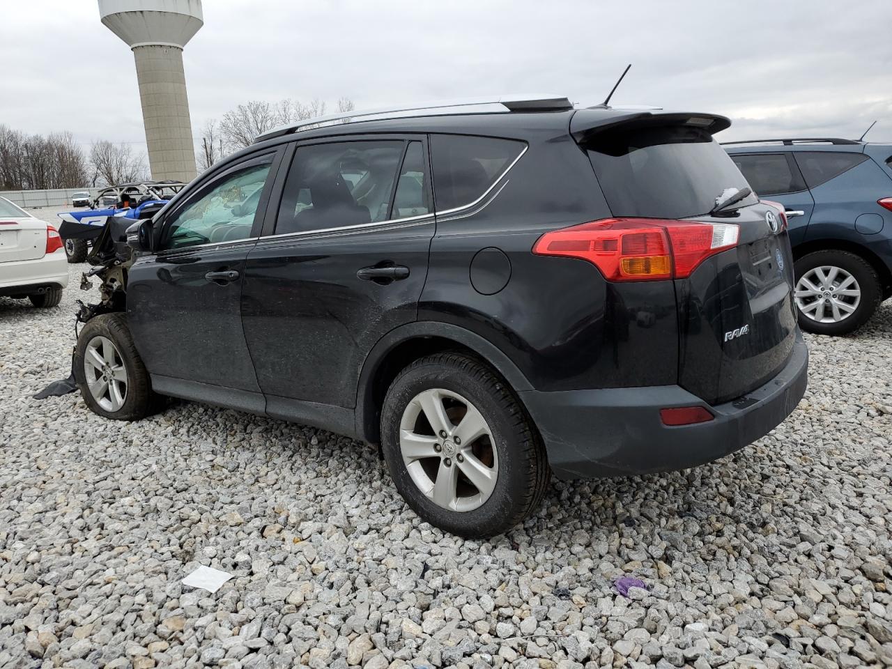 Image 2 of 2013 TOYOTA RAV4 XLE 2013 with VIN 2T3RFREV5DW029025