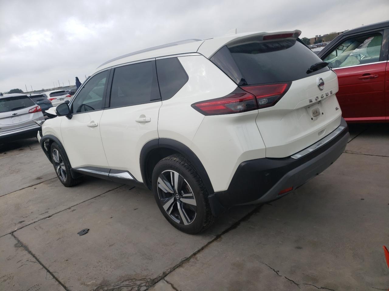 Image 2 of 2021 NISSAN ROGUE SL 2021 with VIN JN8AT3CA5MW019782