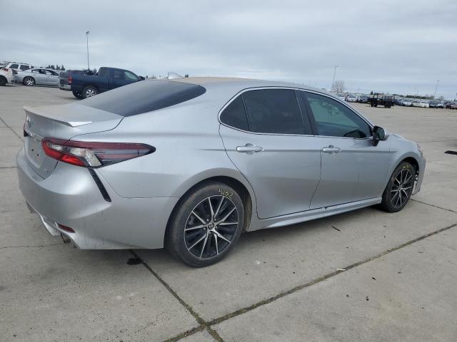 Obraz 3 z 2022 TOYOTA CAMRY SE 2022 z VIN 4T1G11AKXNU689476
