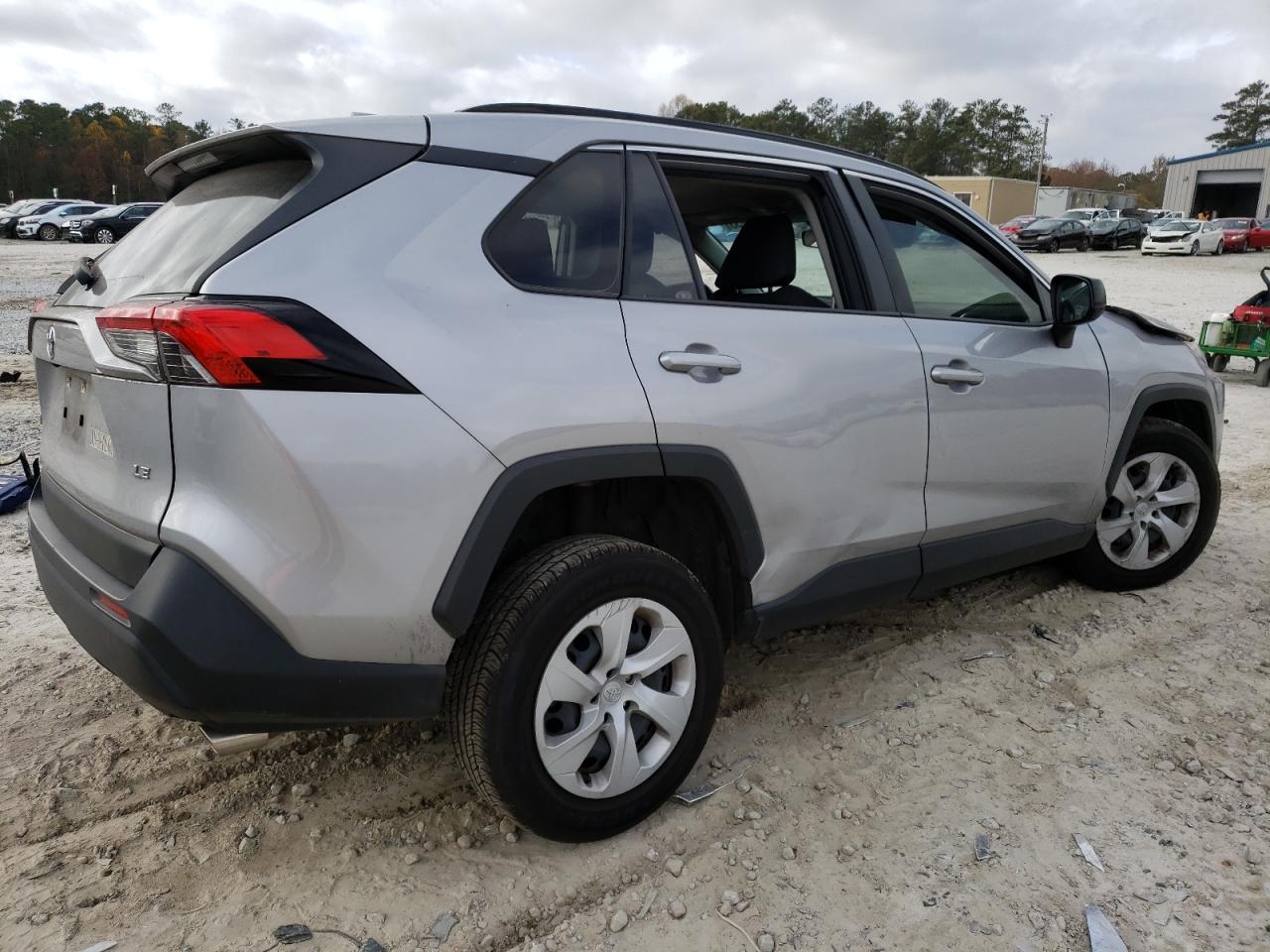 Image 3 of 2021 TOYOTA RAV4 LE 2021 with VIN JTMH1RFV4MD061390