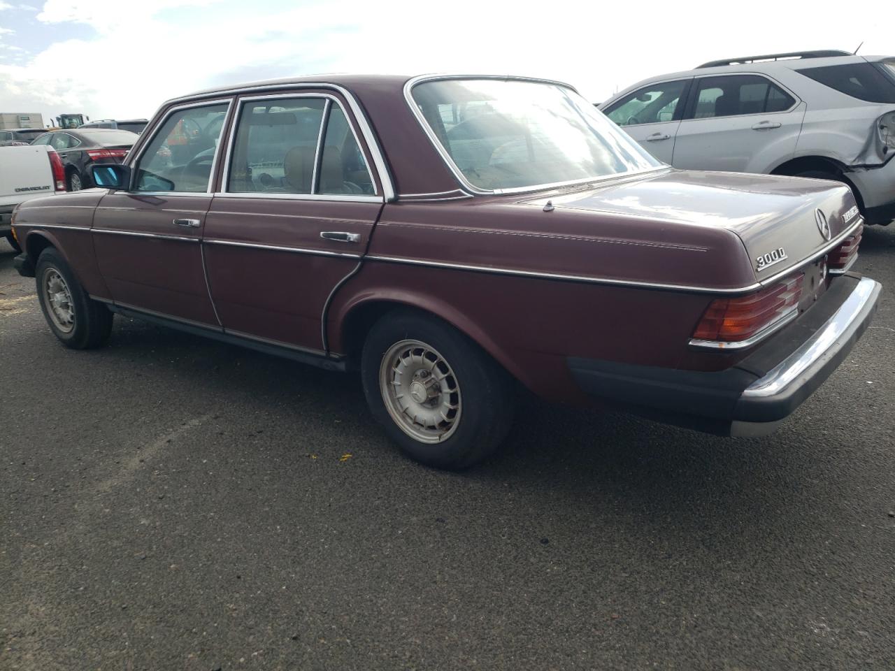 Image 2 of 1982 MERCEDES-BENZ 300 DT 1982 with VIN WDBAB33A8CB010514