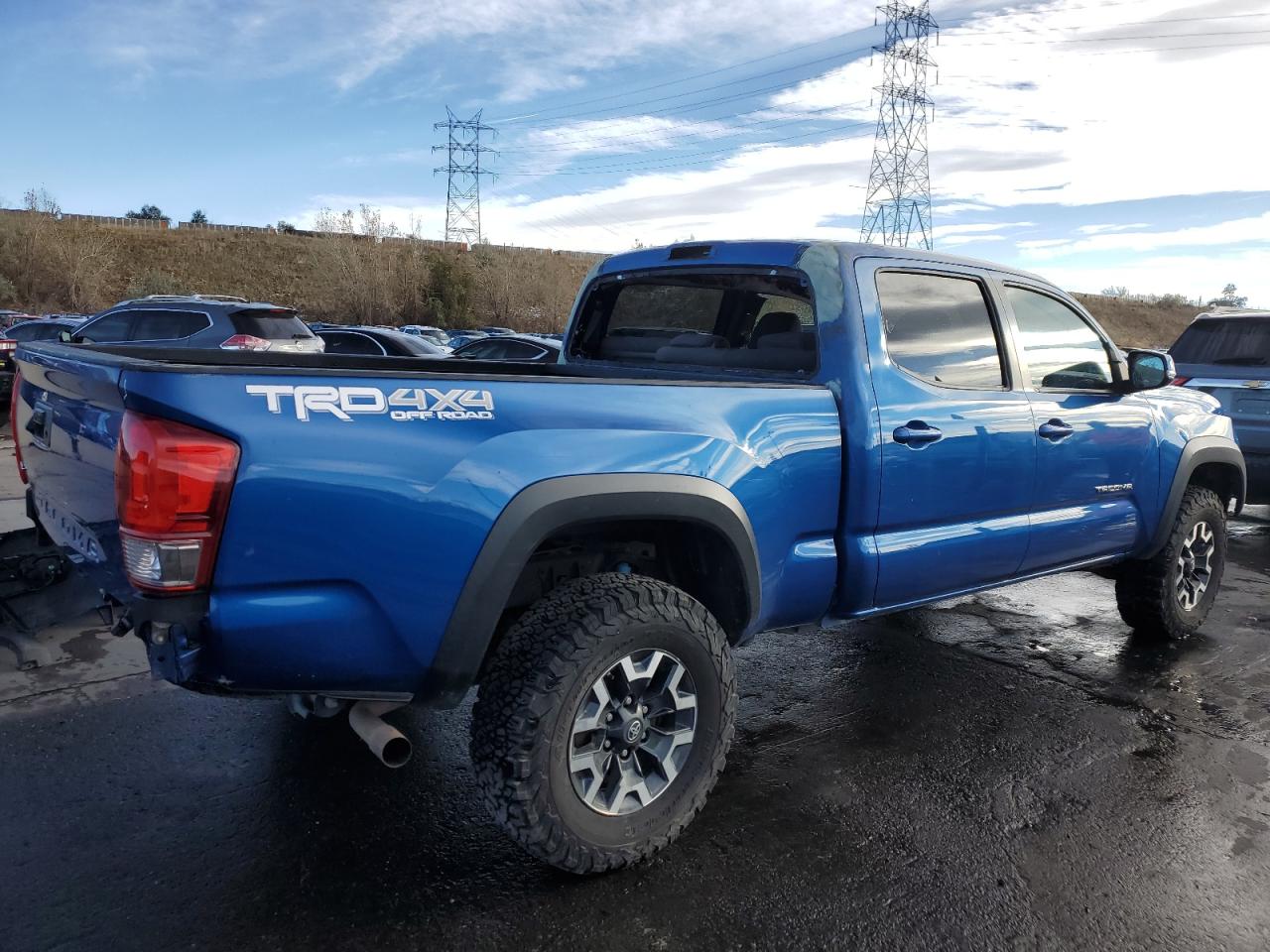 Obraz 3 z 2017 TOYOTA TACOMA DOUBLE CAB 2017 z VIN 3TMDZ5BN9HM032886
