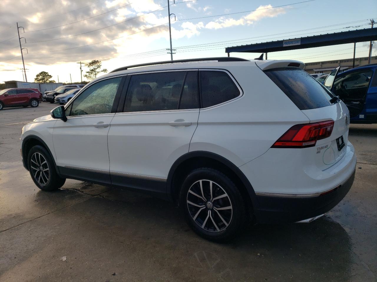 Image 2 of 2021 VOLKSWAGEN TIGUAN SE 2021 with VIN 3VV3B7AX4MM095713