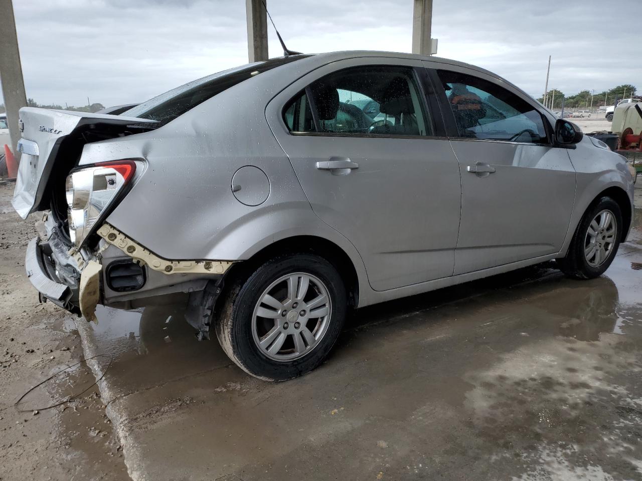 Obraz 3 z 2014 CHEVROLET SONIC LT 2014 z VIN 1G1JC5SH3E4175749