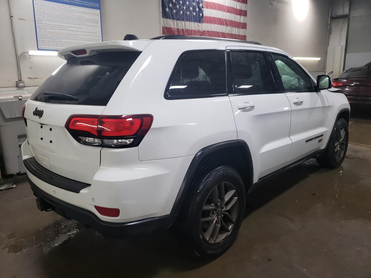 Obraz 3 z 2016 JEEP GRAND CHEROKEE LAREDO 2016 z VIN 1C4RJFAG2GC470767