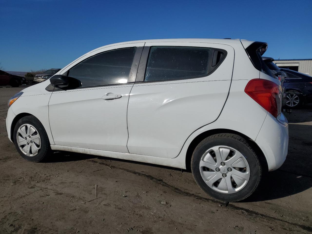 Изображение 2 2017 CHEVROLET SPARK LS 2017 с VIN KL8CB6SA4HC731677