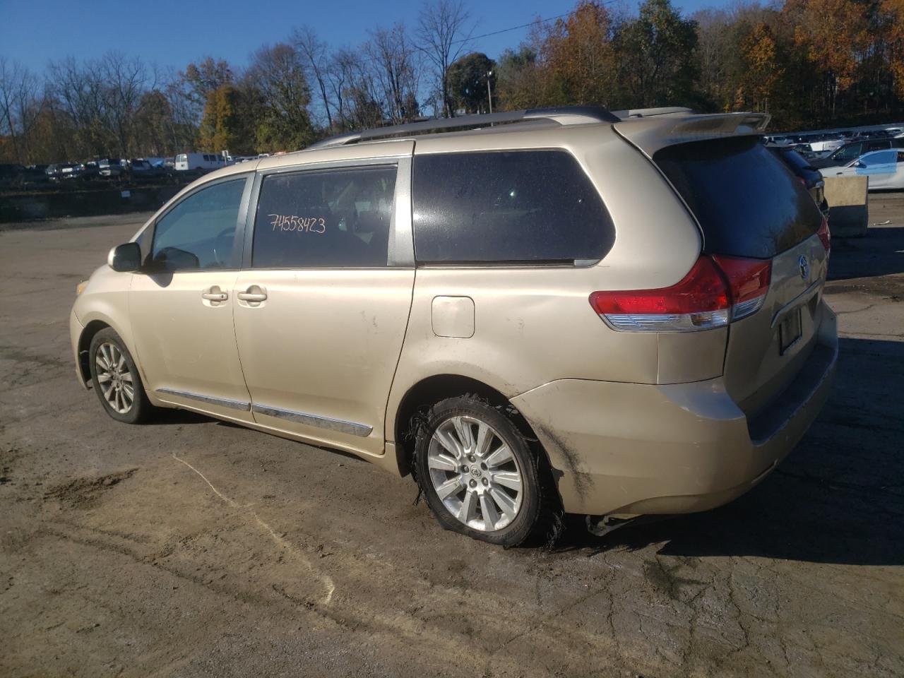 Obraz 2 z 2011 TOYOTA SIENNA XLE 2011 z VIN 5TDDK3DC4BS013450