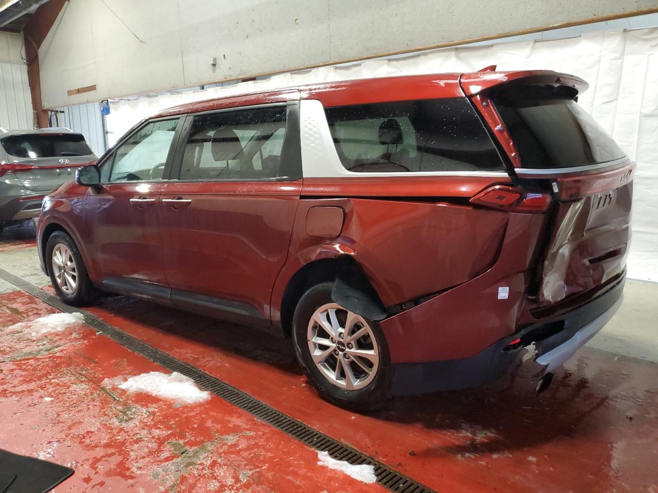 Image 2 of 2022 KIA CARNIVAL LX 2022 with VIN KNDNB4H31N6109657