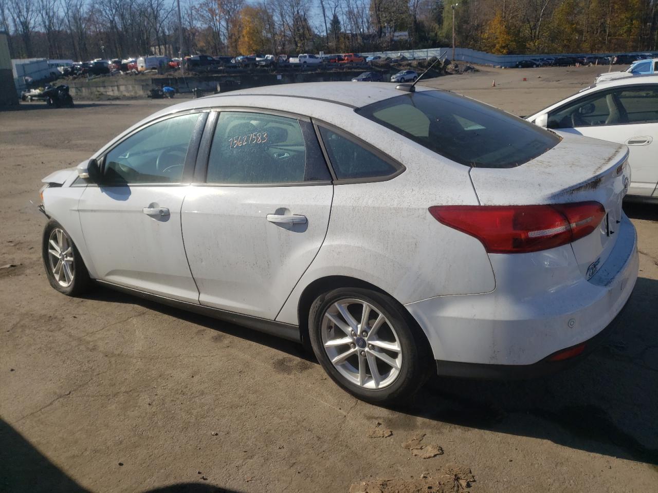 Image 2 of 2016 FORD FOCUS SE 2016 with VIN 1FADP3F20GL236198