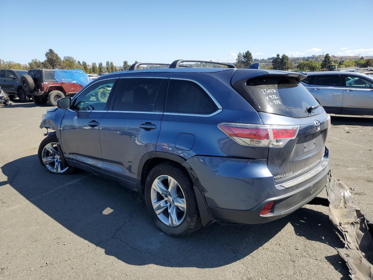 Изображение 2 2015 TOYOTA HIGHLANDER LIMITED 2015 с VIN 5TDDKRFHXFS117801