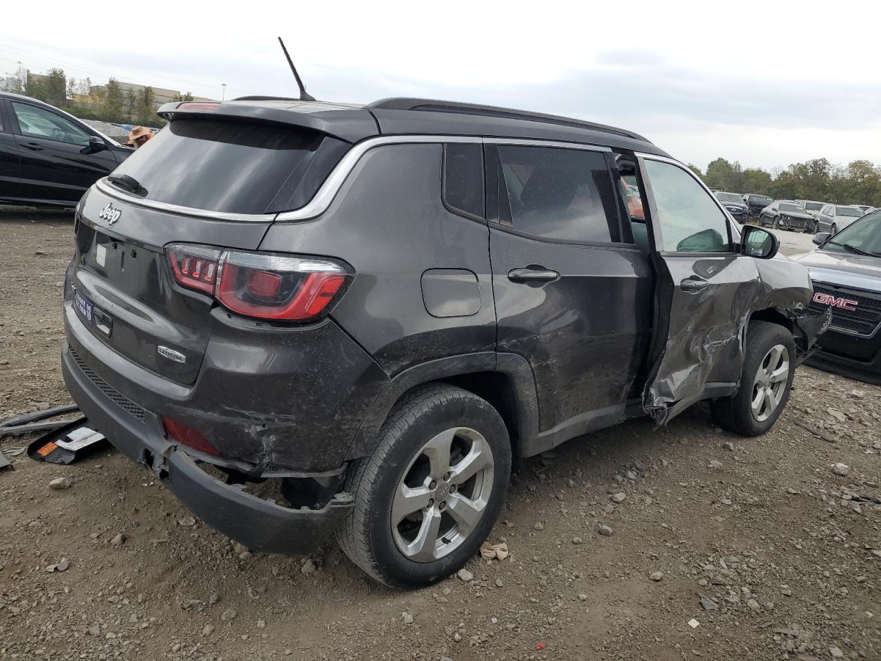 Image 3 of 2017 JEEP COMPASS LATITUDE 2017 with VIN 3C4NJDBB3HT680354