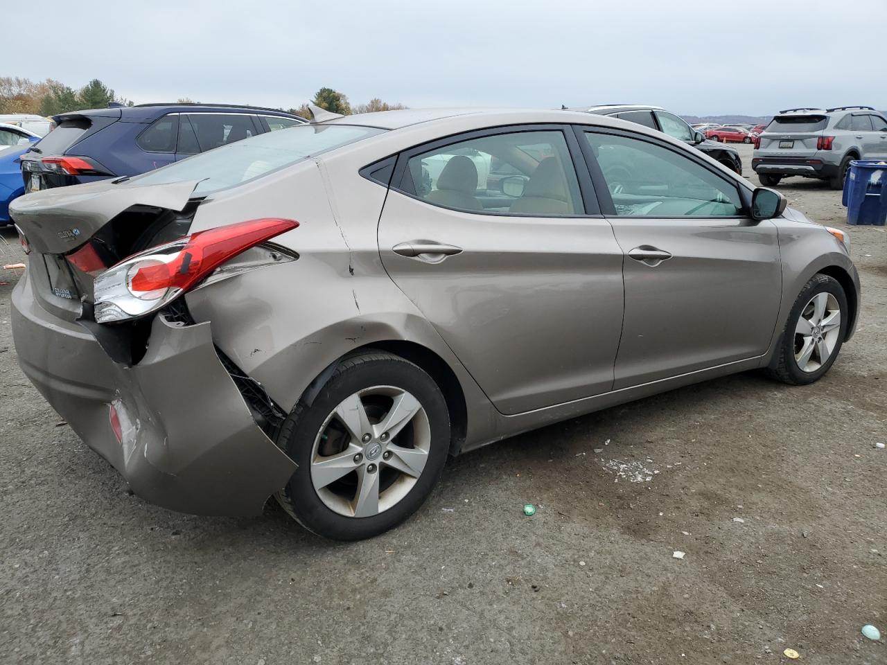 Obraz 3 z 2013 HYUNDAI ELANTRA GLS 2013 z VIN 5NPDH4AE9DH253709