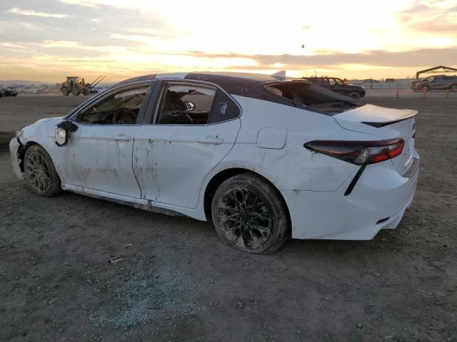 Obraz 2 z 2022 TOYOTA CAMRY SE 2022 z VIN 4T1G11AK4NU646672