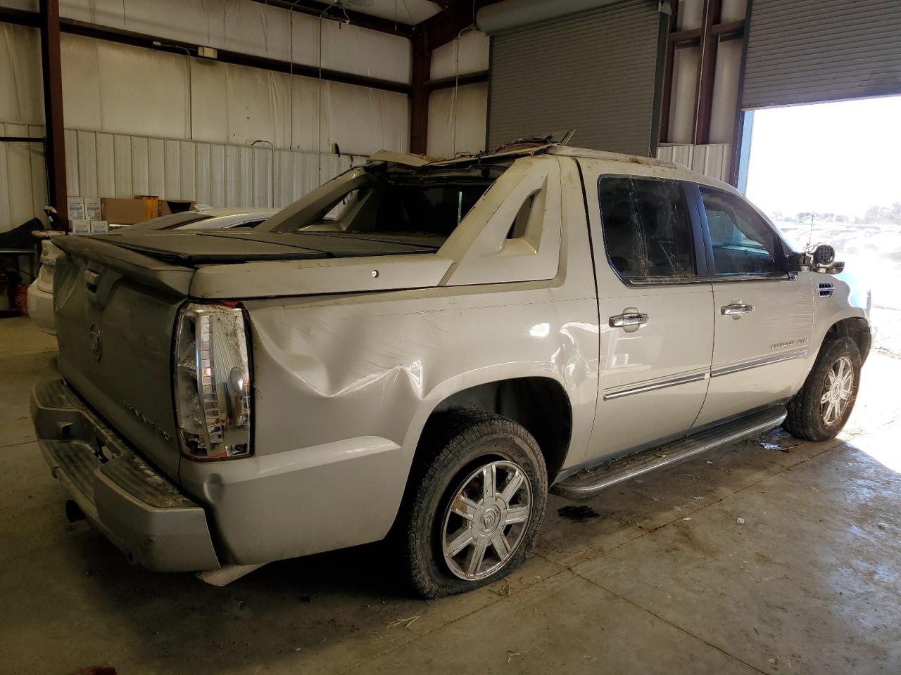 Image 3 of 2008 CADILLAC ESCALADE EXT 2008 with VIN 3GYFK62888G185720