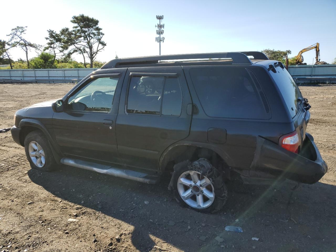 Image 2 of 2003 NISSAN PATHFINDER LE 2003 with VIN JN8DR09Y13W817418