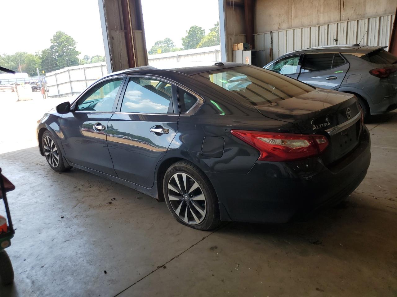 Image 2 of 2017 NISSAN ALTIMA 2.5 2017 with VIN 1N4AL3AP4HC254612