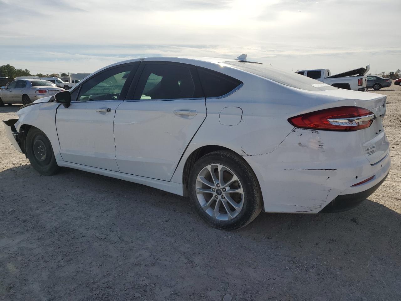 Изображение 2 2020 FORD FUSION SE 2020 с VIN 3FA6P0LU8LR267059