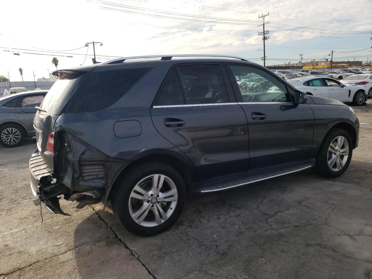 Image 3 of 2015 MERCEDES-BENZ ML 350 2015 with VIN 4JGDA5JB5FA567072