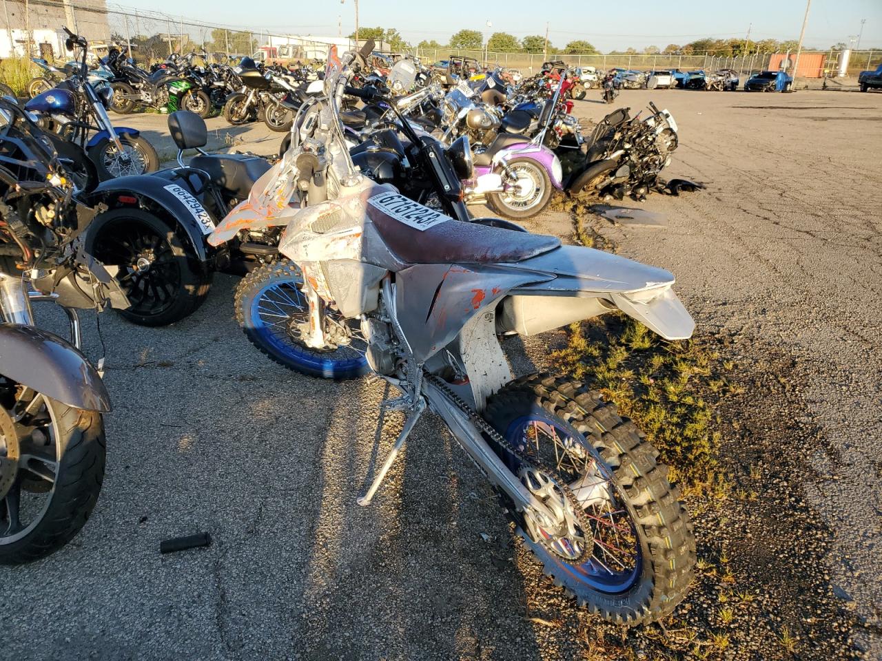 Image 3 of 2023 KTM 450 XCF-W 2023 with VIN VBKEXN434PM302346