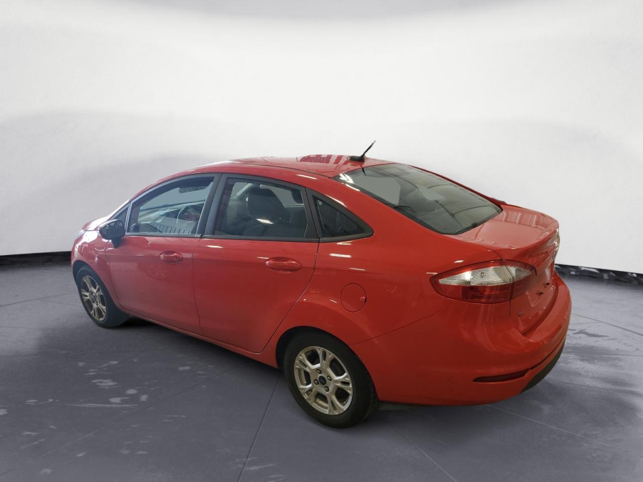 Изображение 2 2014 FORD FIESTA SE 2014 с VIN 3FADP4BJXEM114642