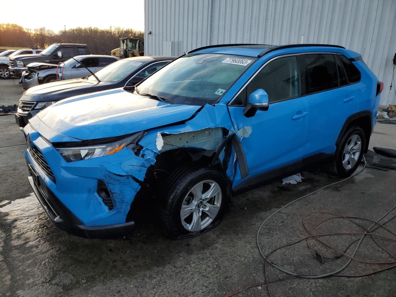 Obraz 1 z 2019 TOYOTA RAV4 XLE 2019 z VIN 2T3P1RFVXKC027239