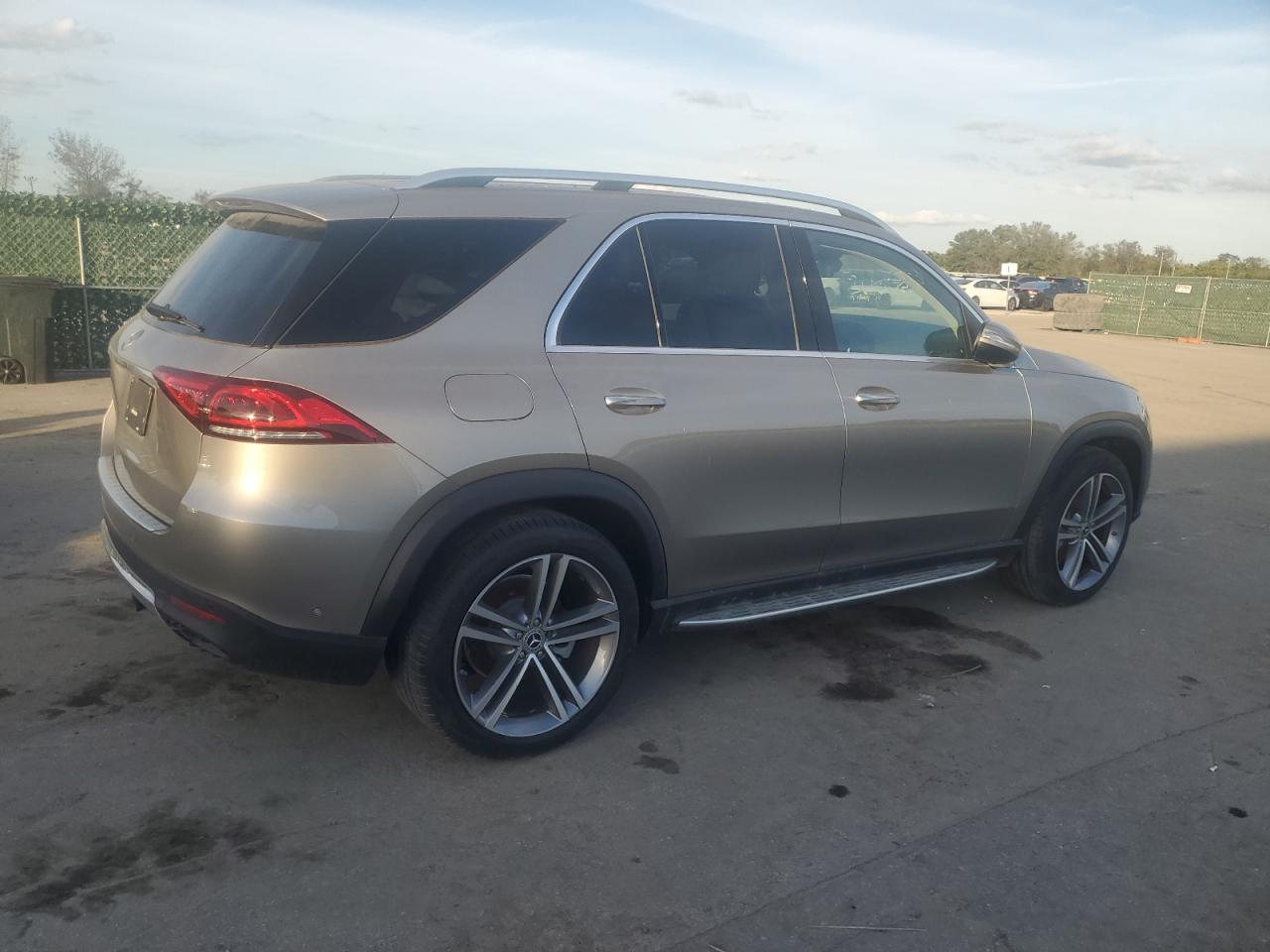 Изображение 3 2021 MERCEDES-BENZ GLE 350 2021 с VIN 4JGFB4JE6MA392211