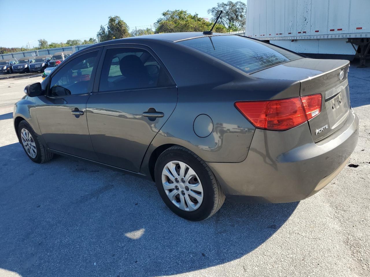 Obraz 2 z 2010 KIA FORTE EX 2010 z VIN KNAFU4A22A5834665