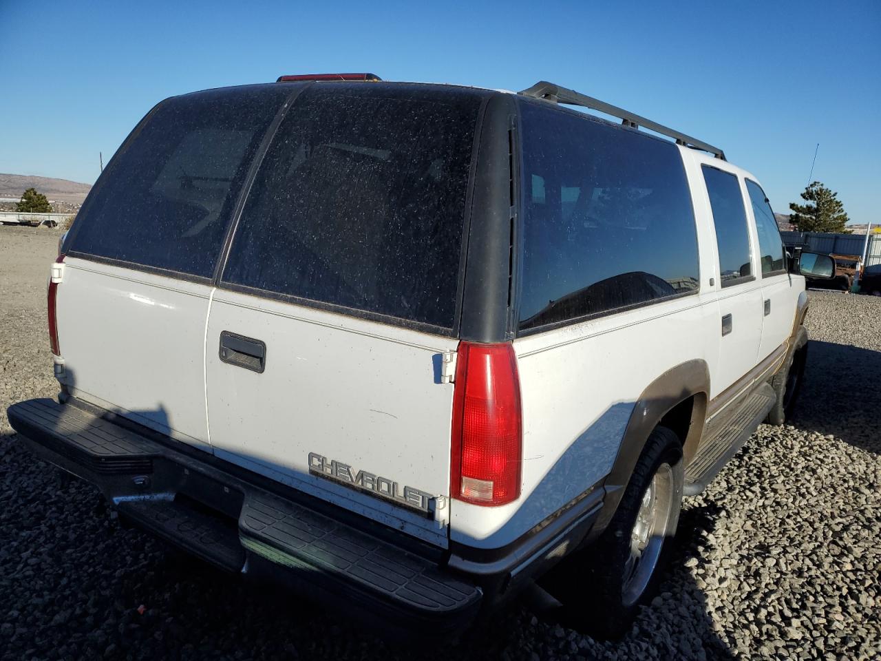 Image 3 of 1999 CHEVROLET SUBURBAN K1500 1999 with VIN 1GNFK16R6XJ345562