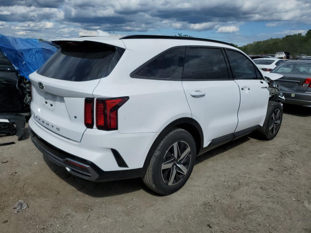 Image 3 of 2021 KIA SORENTO S 2021 with VIN 5XYRL4LC3MG065873