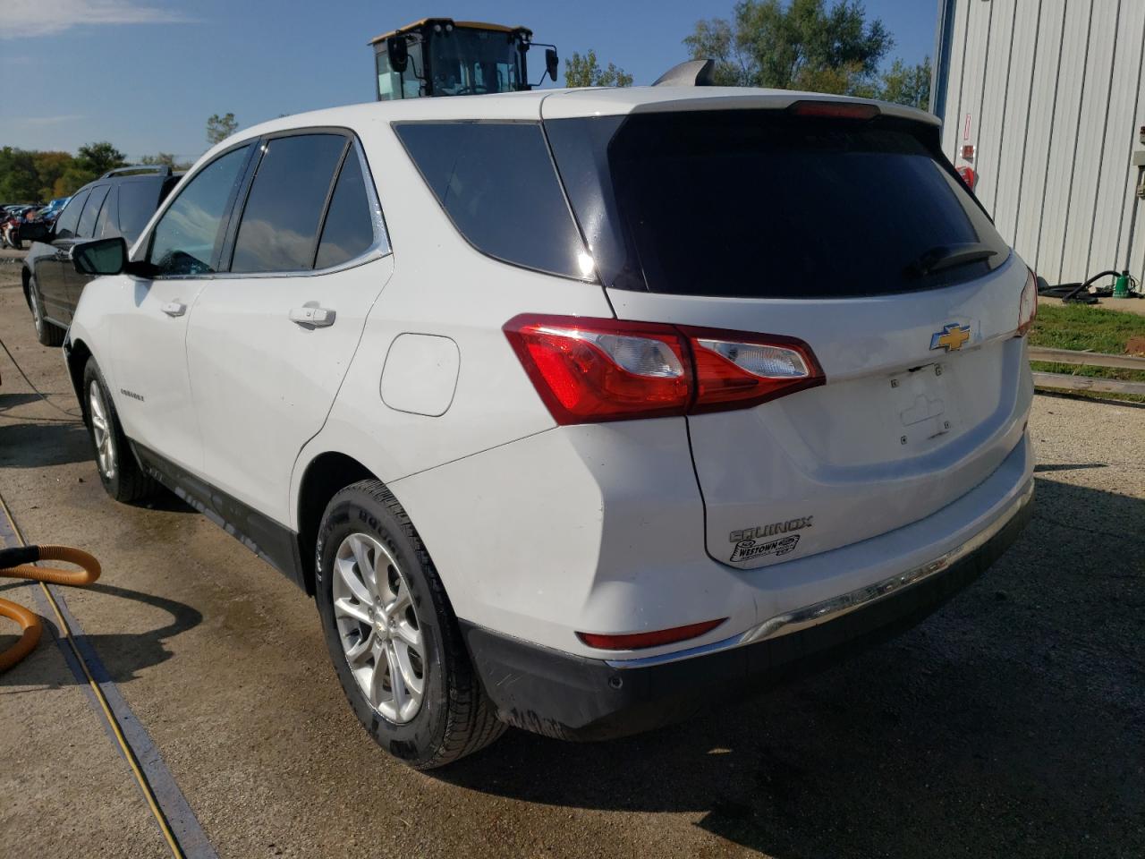 Image 2 of Chevrolet Equinox Lt 2018 with VIN 2GNAXJEV8J6280616