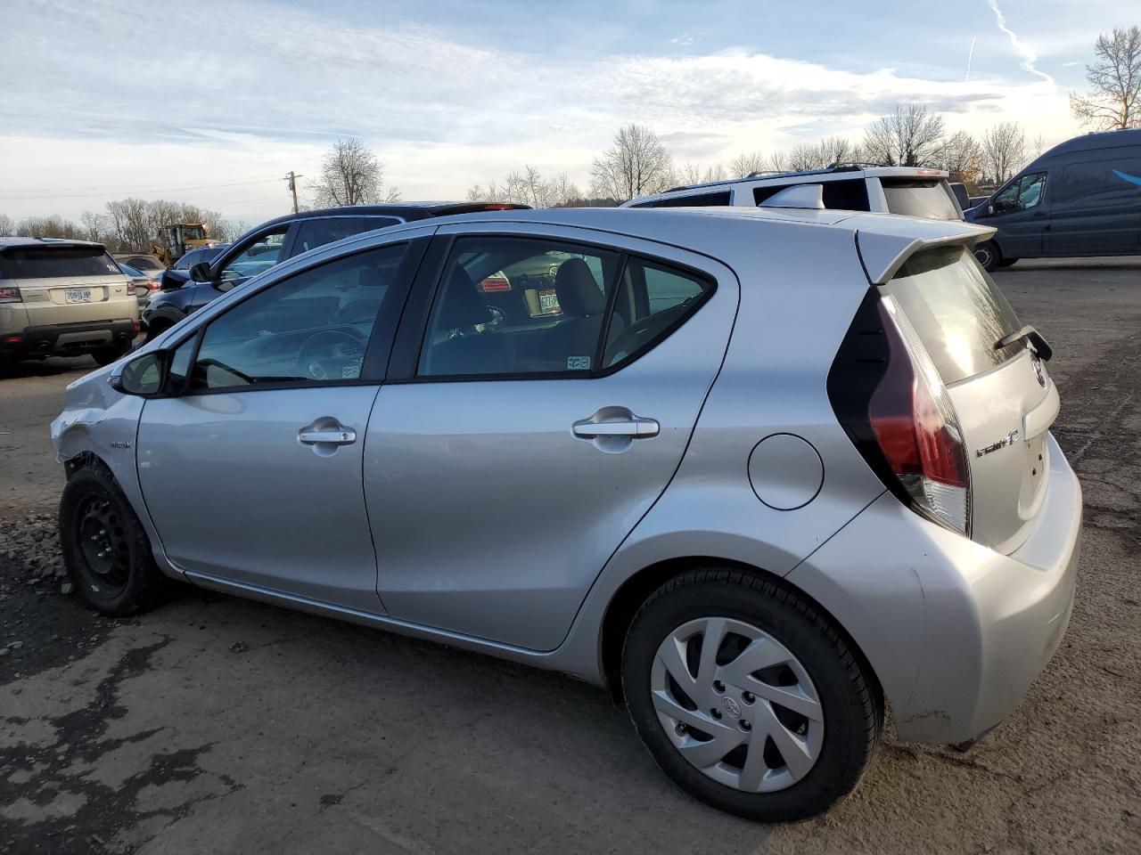 Image 2 of 2015 TOYOTA PRIUS C  2015 with VIN JTDKDTB31F1584188