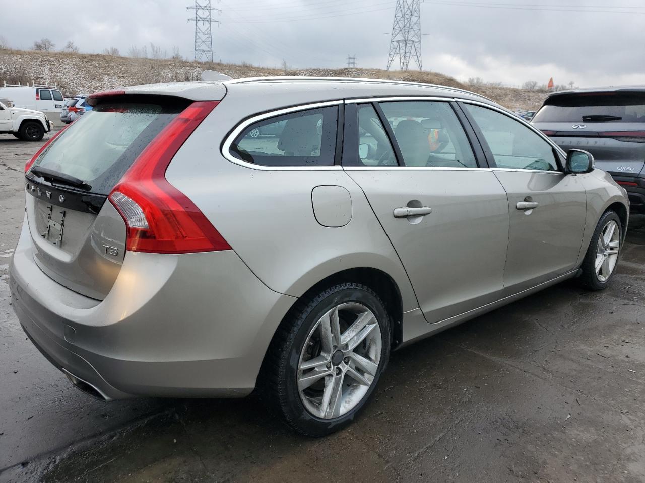 Obraz 3 z 2015 VOLVO V60 PREMIER 2015 z VIN YV140MEB8F1194809