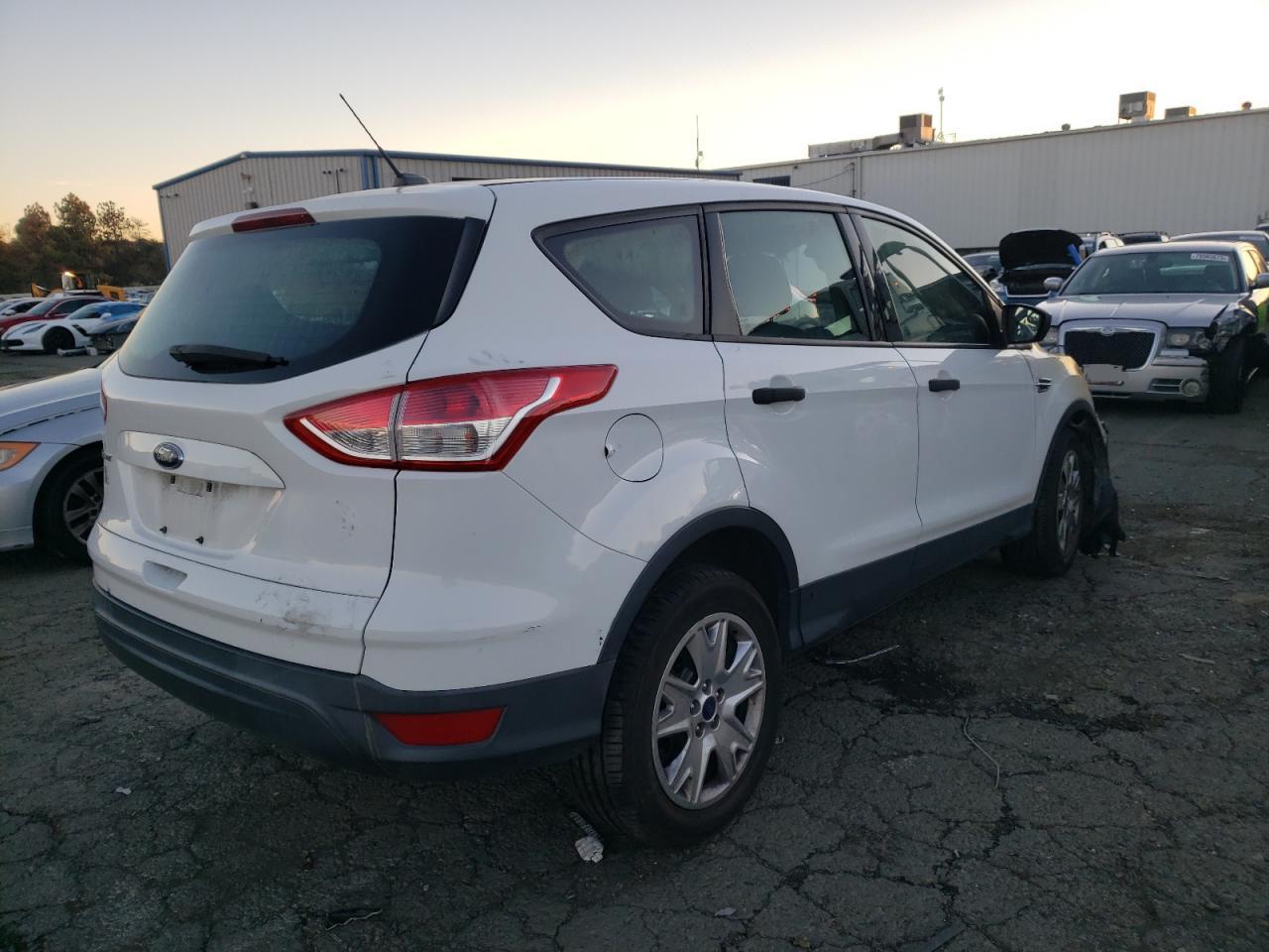 Изображение 3 2013 FORD ESCAPE S 2013 с VIN 1FMCU0F78DUC87877