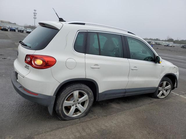 Image 3 of 2010 VOLKSWAGEN TIGUAN SE 2010 with VIN WVGBV7AX1AW533659