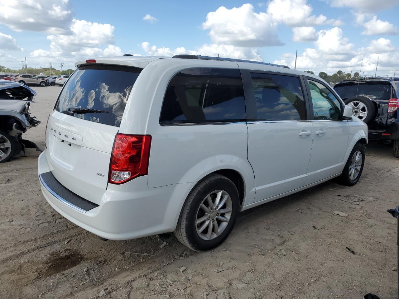 Obraz 3 z 2020 DODGE GRAND CARAVAN SXT 2020 z VIN 2C4RDGCG8LR259052
