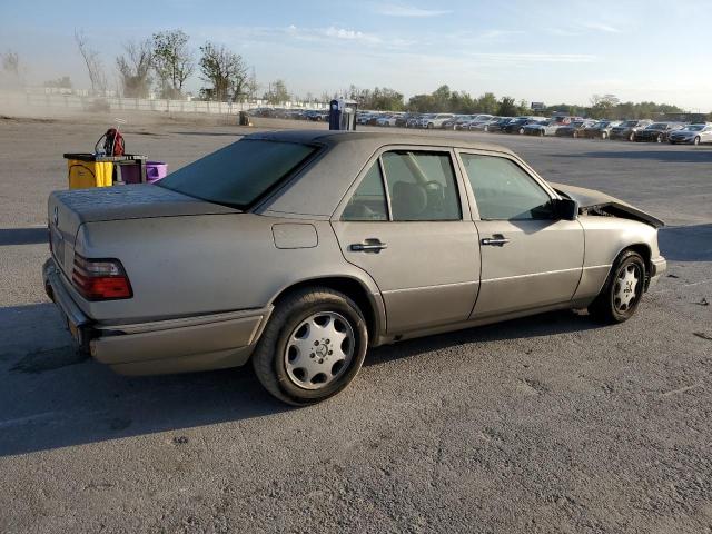 Obraz 3 z 1994 MERCEDES-BENZ E 320 1994 z VIN WDBEA32E2RC110488
