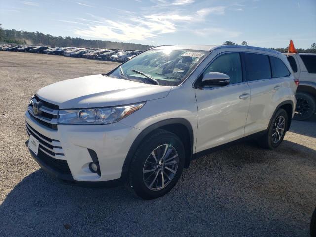 Image 1 of 2019 TOYOTA HIGHLANDER SE 2019 with VIN 5TDJZRFH0KS580281