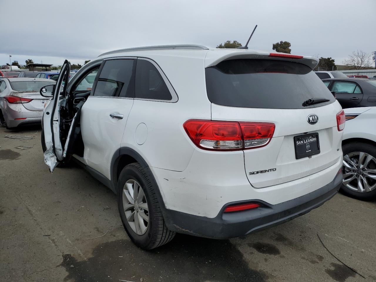 Image 2 of 2016 KIA SORENTO LX 2016 with VIN 5XYPGDA57GG135248
