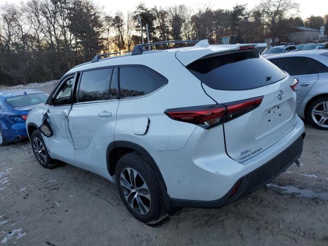 Image 2 of 2022 TOYOTA HIGHLANDER XLE 2022 with VIN 5TDGZRBH3NS252647