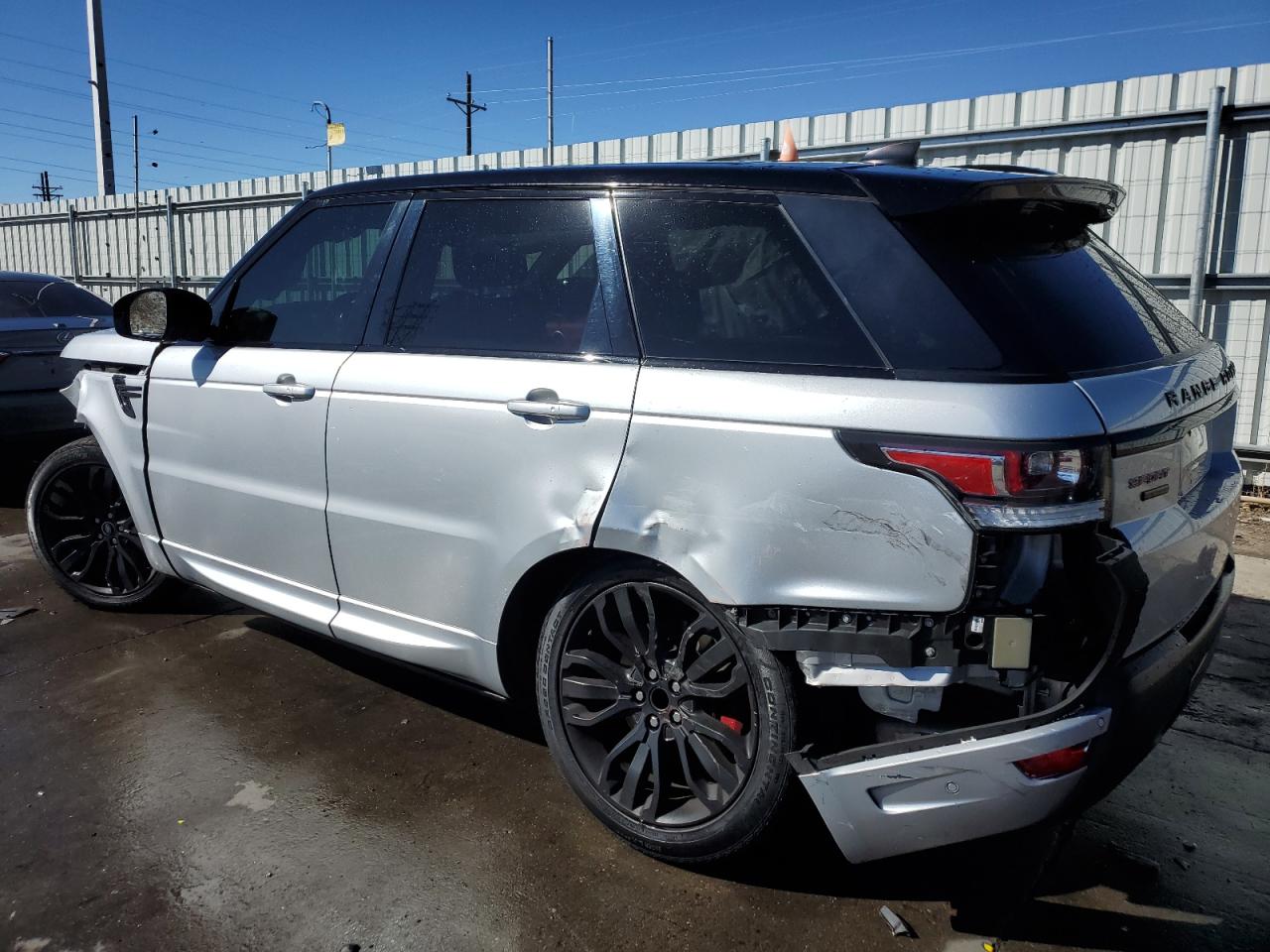 Image 2 of 2017 LAND ROVER RANGE ROVER SPORT HSE DYNAMIC 2017 with VIN SALWV2FV1HA145508