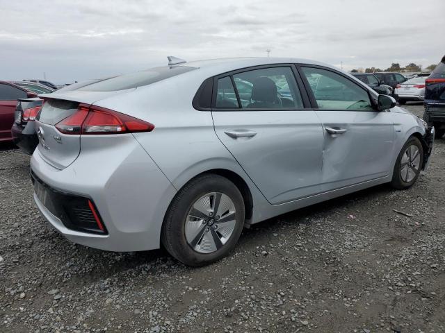 Image 3 of 2018 HYUNDAI IONIQ BLUE 2018 with VIN KMHC65LC9JU101414