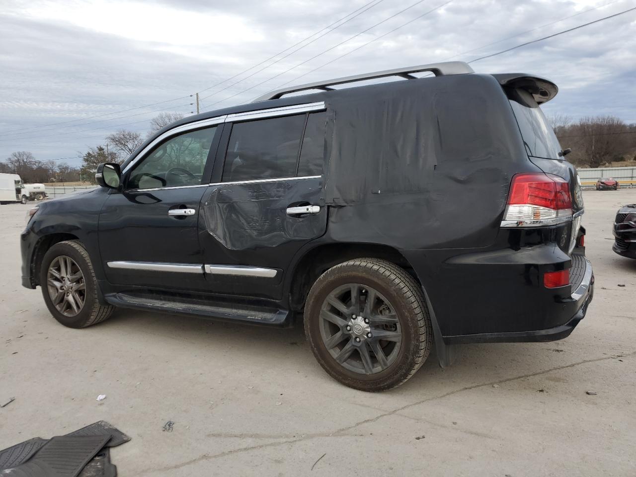 Изображение 2 2015 LEXUS LX 570 2015 с VIN JTJHY7AX8F4183680