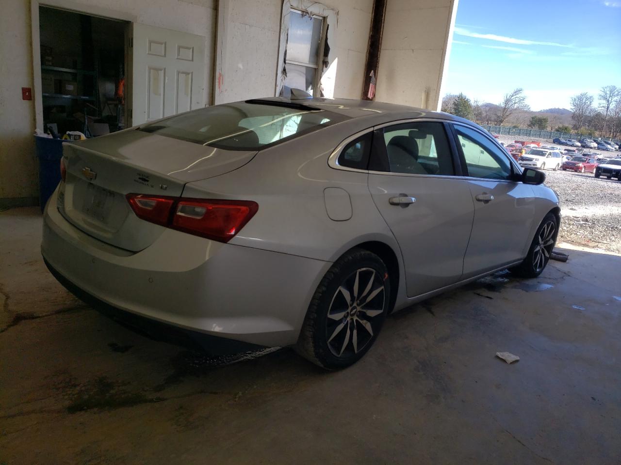 Image 3 of 2016 CHEVROLET MALIBU LT 2016 with VIN 1G1ZF5SXXGF315174