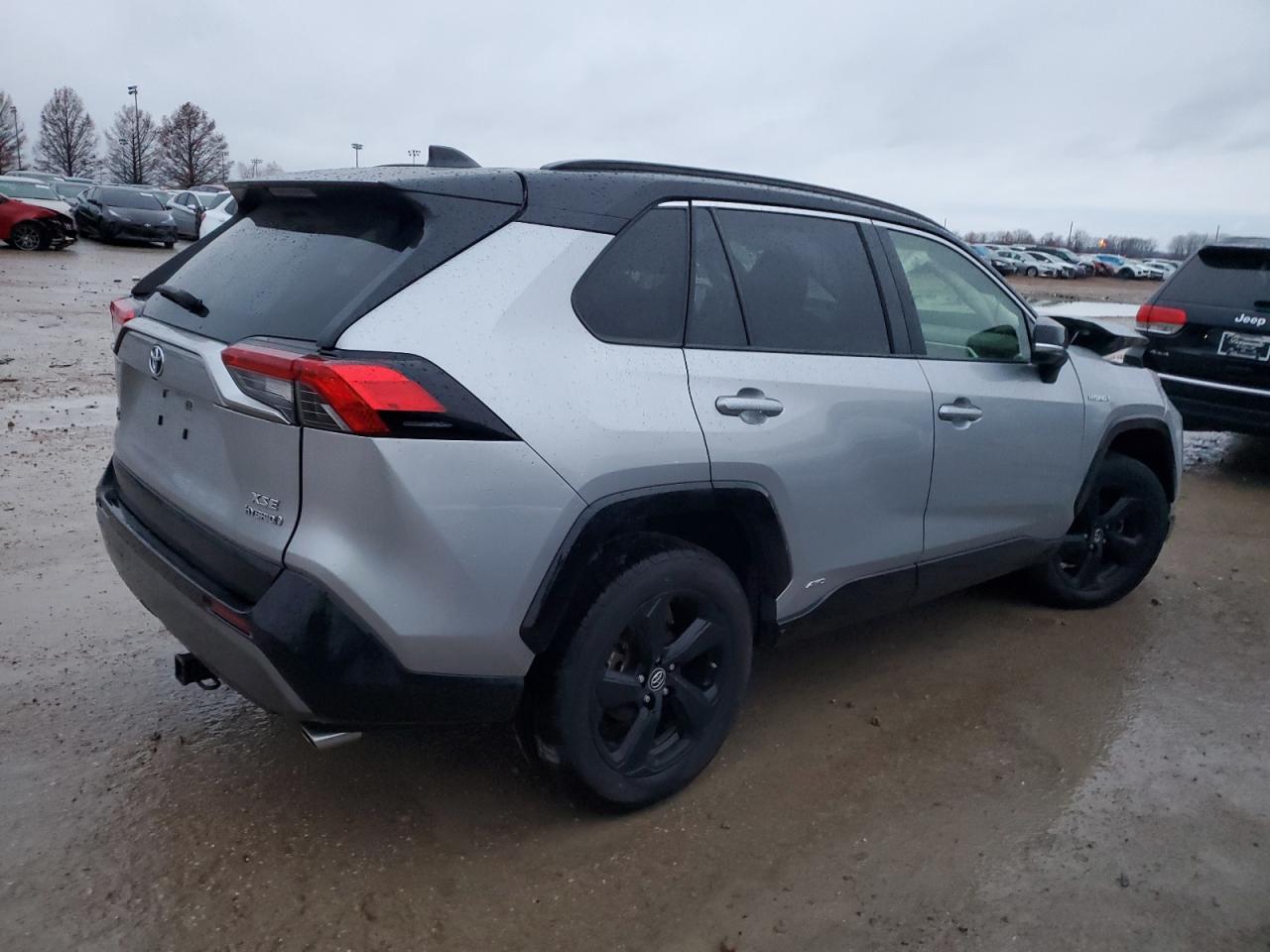 Изображение 3 2019 TOYOTA RAV4 XSE 2019 с VIN JTMEWRFVXKJ017994