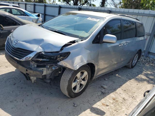 Изображение 2011 TOYOTA SIENNA LE 2011
